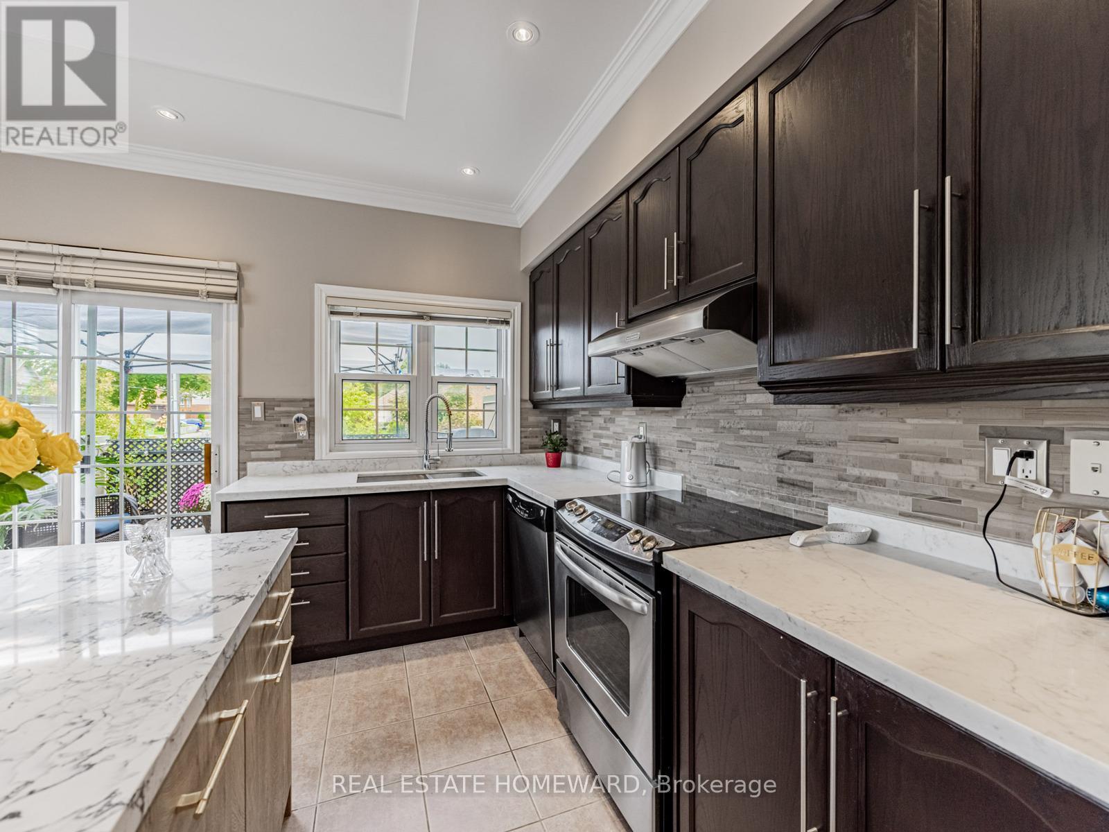 964A The Queensway, Toronto, ON - Indoor Photo Showing Kitchen With Upgraded Kitchen