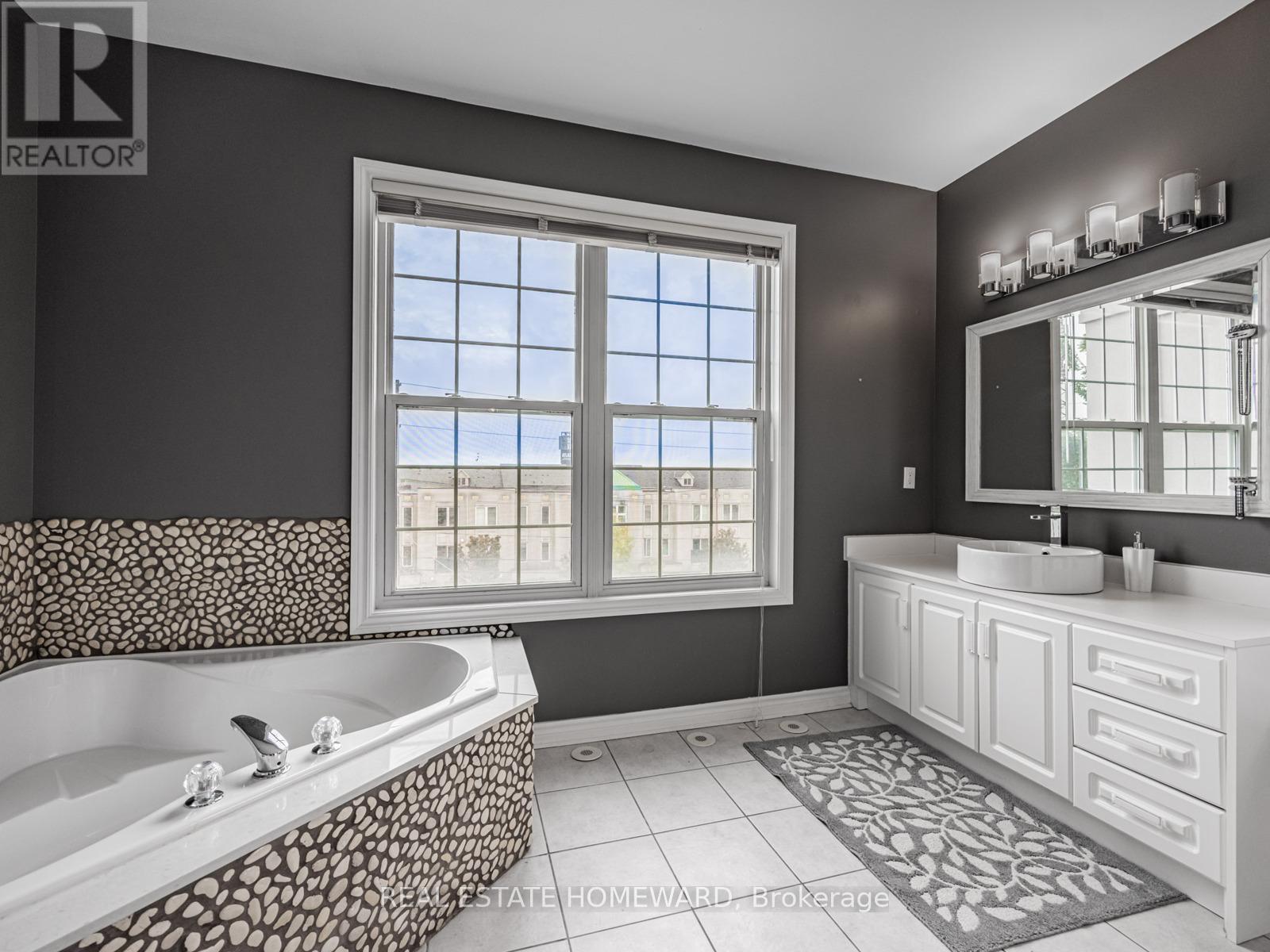 964A The Queensway, Toronto, ON - Indoor Photo Showing Bathroom