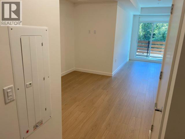 404 150 James Road, Port Moody, BC - Indoor Photo Showing Other Room