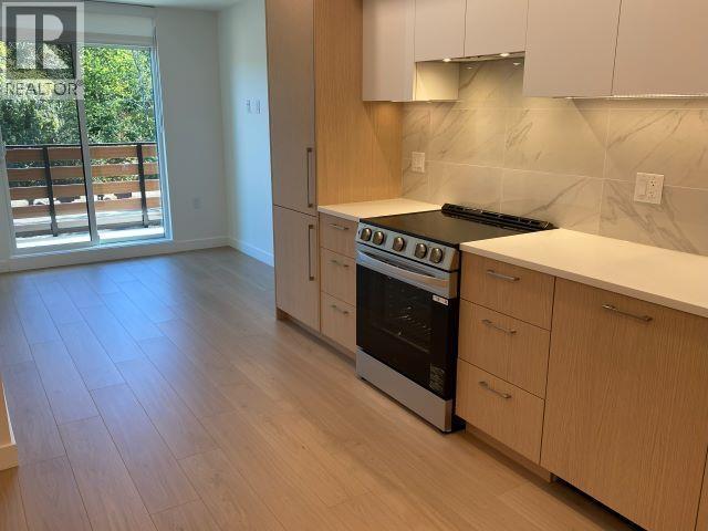 404 150 James Road, Port Moody, BC - Indoor Photo Showing Kitchen