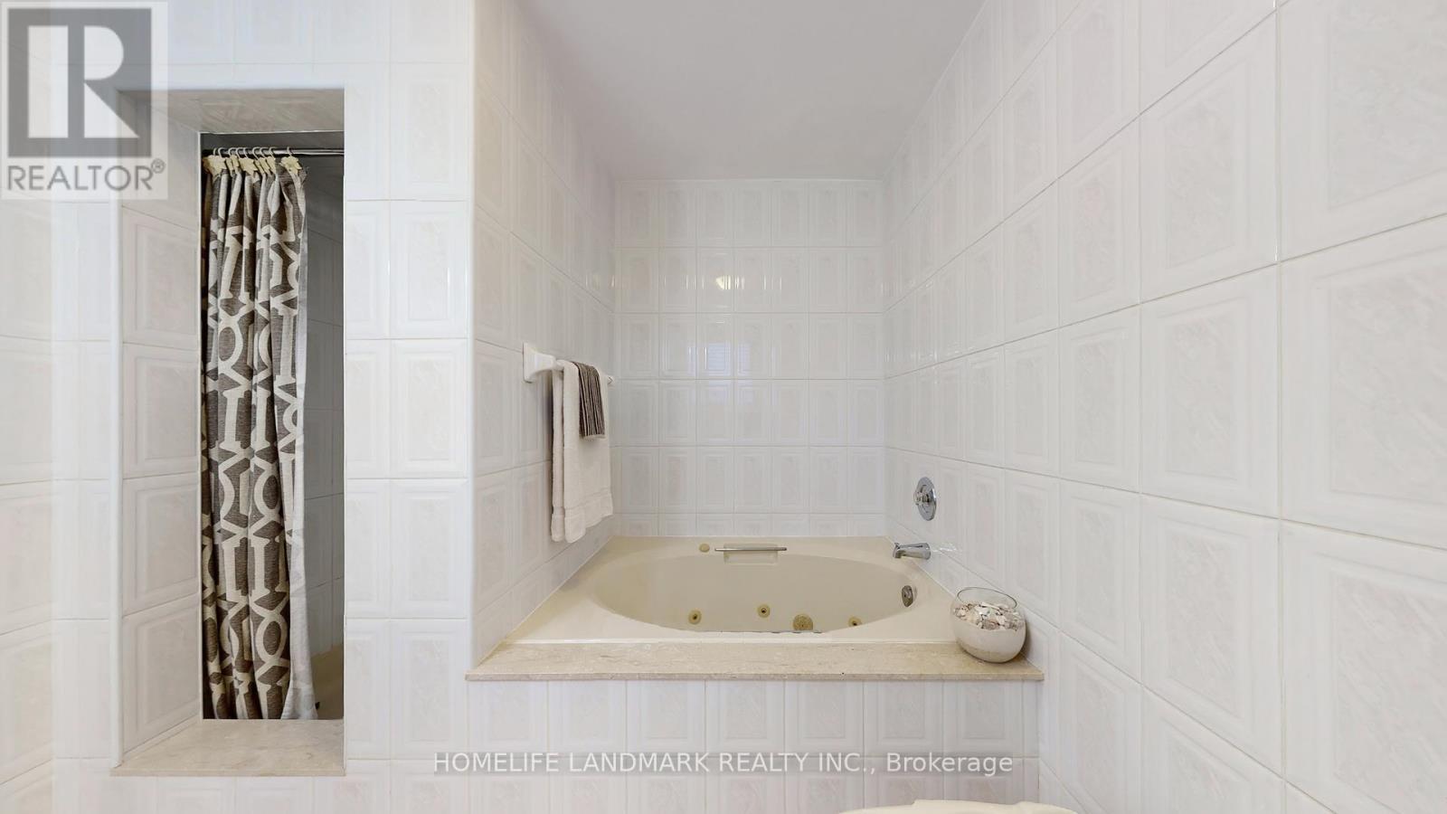 3022 Dalehurst Drive, Mississauga, ON - Indoor Photo Showing Bathroom