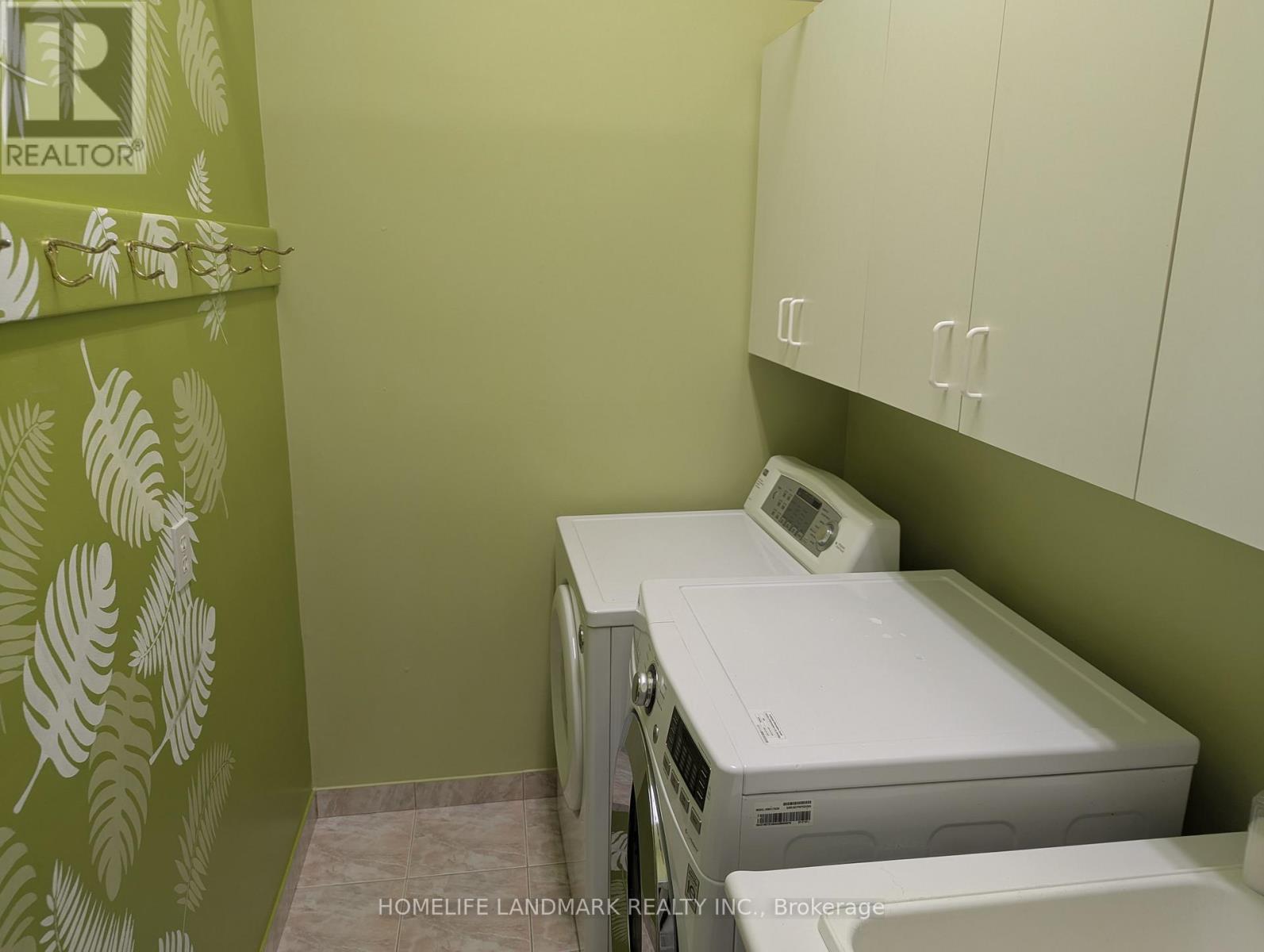 3022 Dalehurst Drive, Mississauga, ON - Indoor Photo Showing Laundry Room