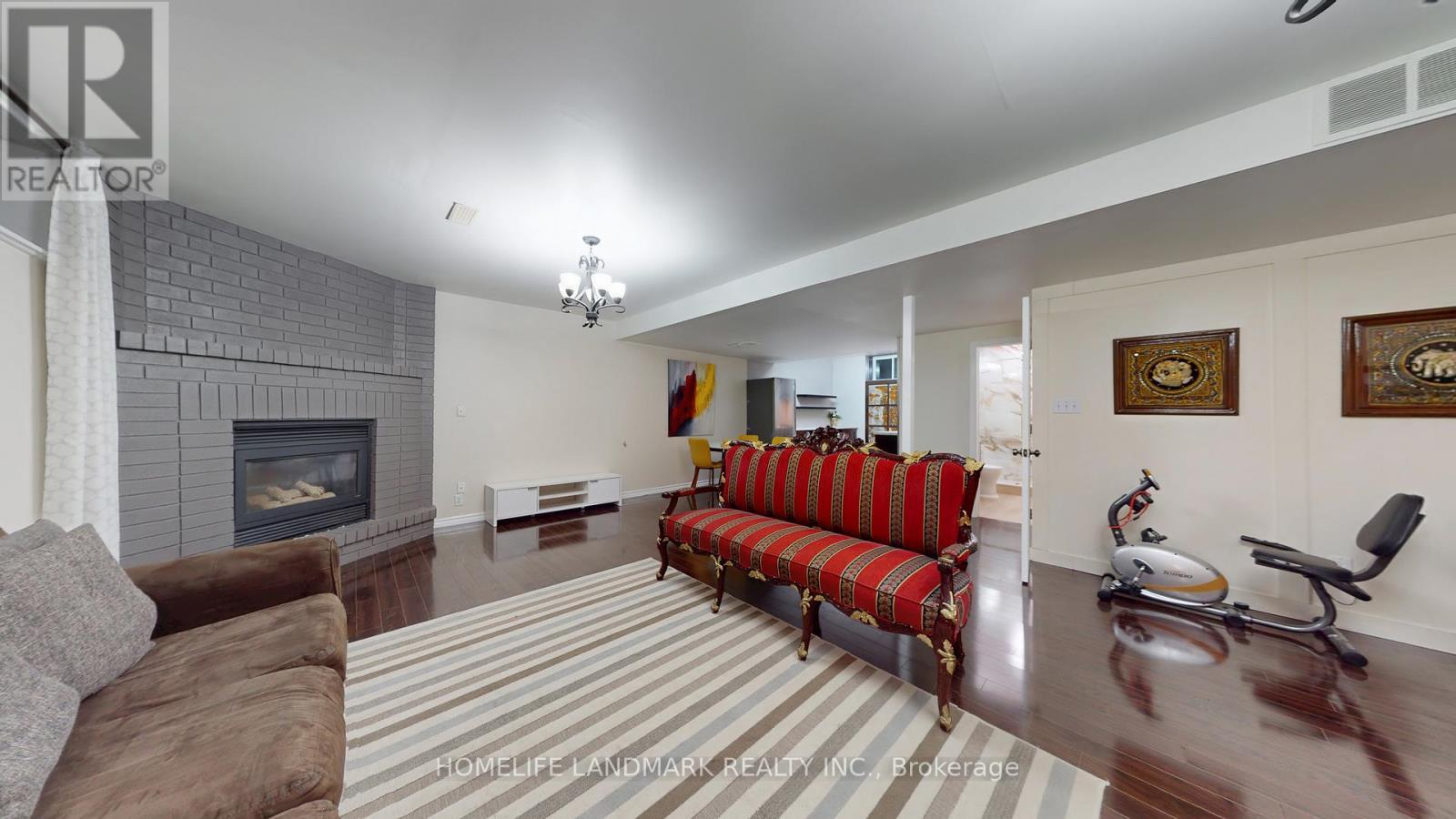 3022 Dalehurst Drive, Mississauga, ON - Indoor Photo Showing Living Room With Fireplace