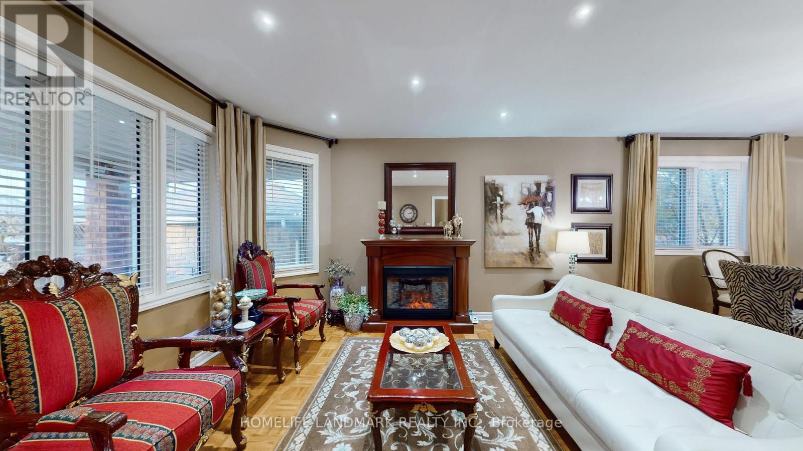3022 Dalehurst Drive, Mississauga, ON - Indoor Photo Showing Living Room With Fireplace