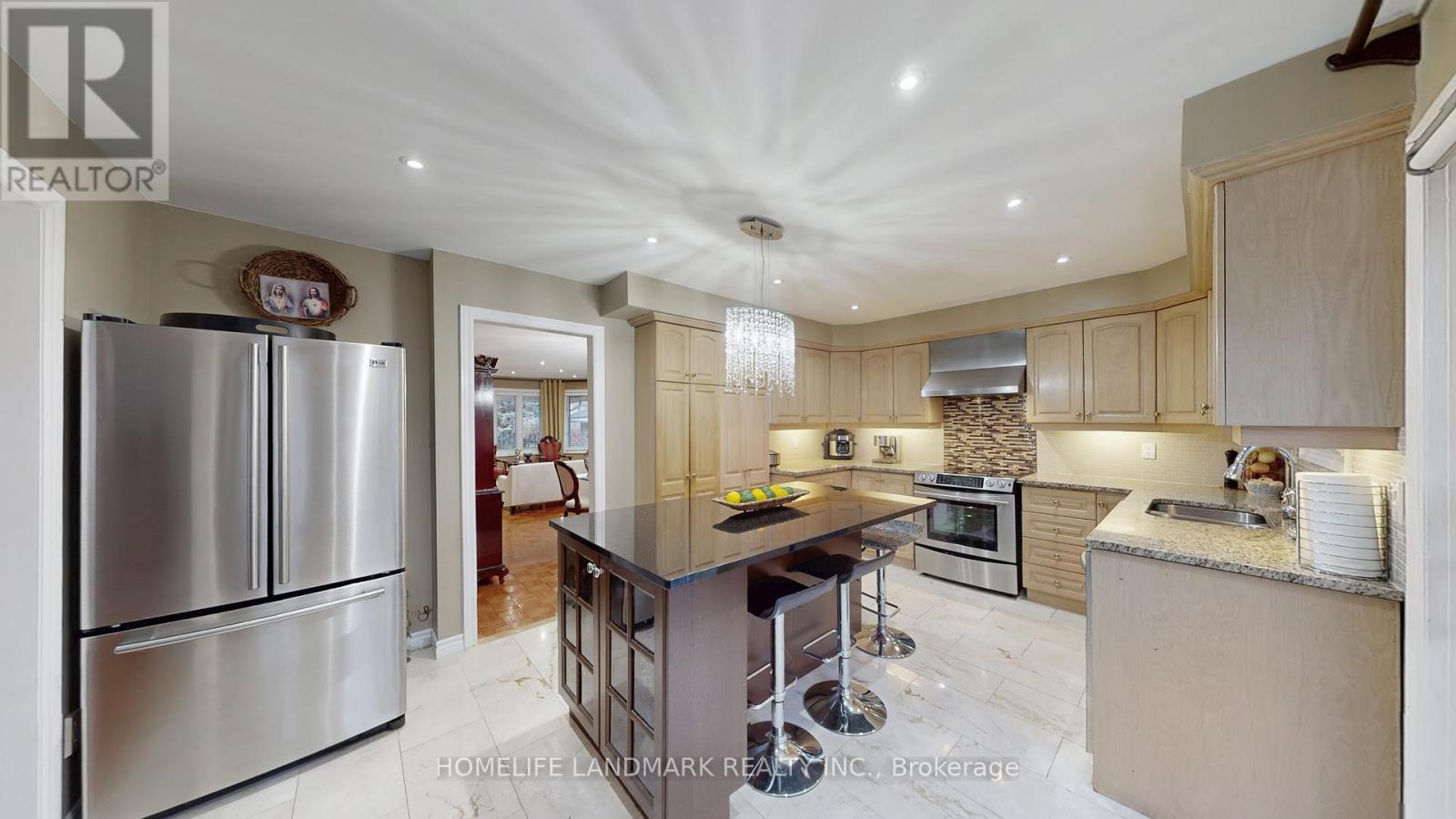 3022 Dalehurst Drive, Mississauga, ON - Indoor Photo Showing Kitchen