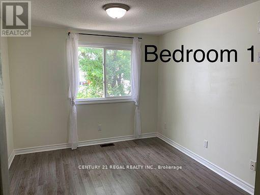 4 Juliana Square, Brampton, ON - Indoor Photo Showing Other Room