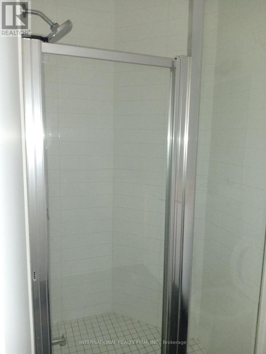 Ensuite Bathroom - 816 - 30 Shore Breeze Drive, Toronto, ON - Indoor Photo Showing Bathroom