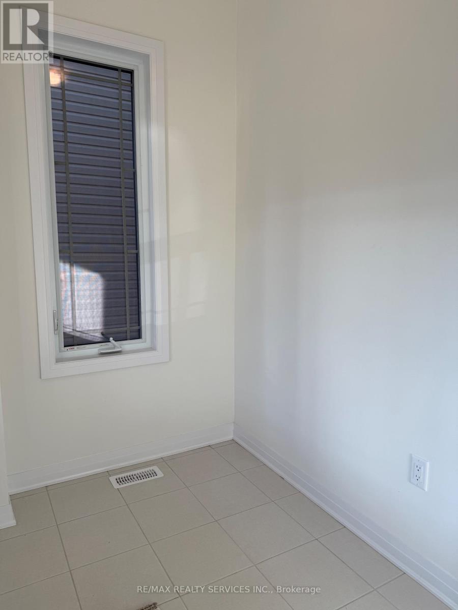 64 Masters Street, Welland, ON - Indoor Photo Showing Other Room