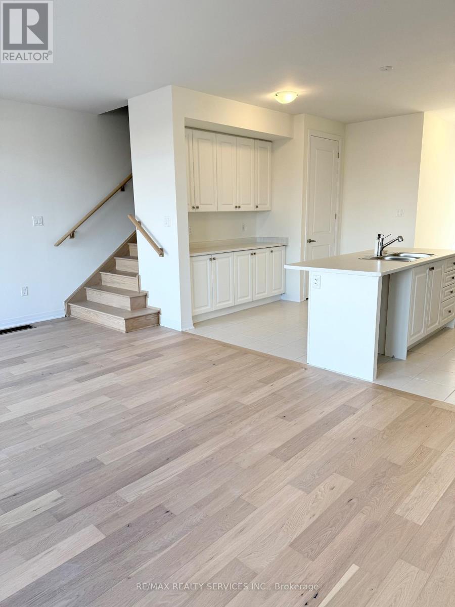 64 Masters Street, Welland, ON - Indoor Photo Showing Kitchen