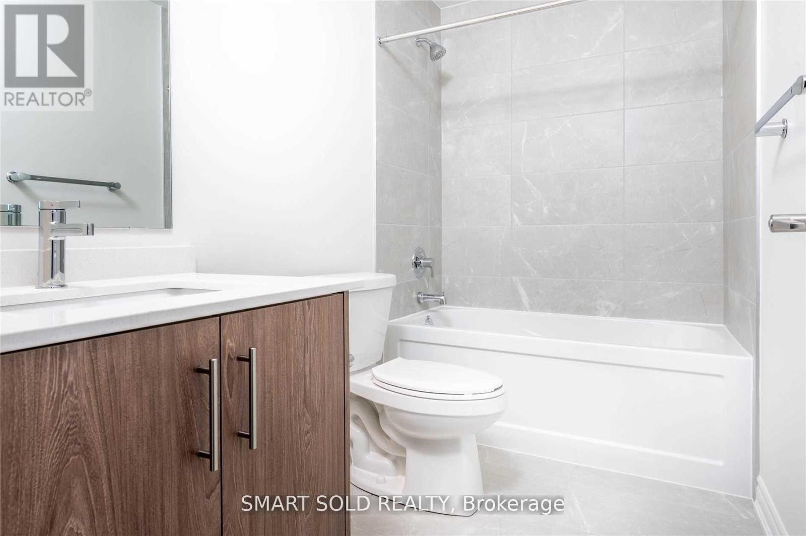 73 Greer Street, Barrie, ON - Indoor Photo Showing Bathroom