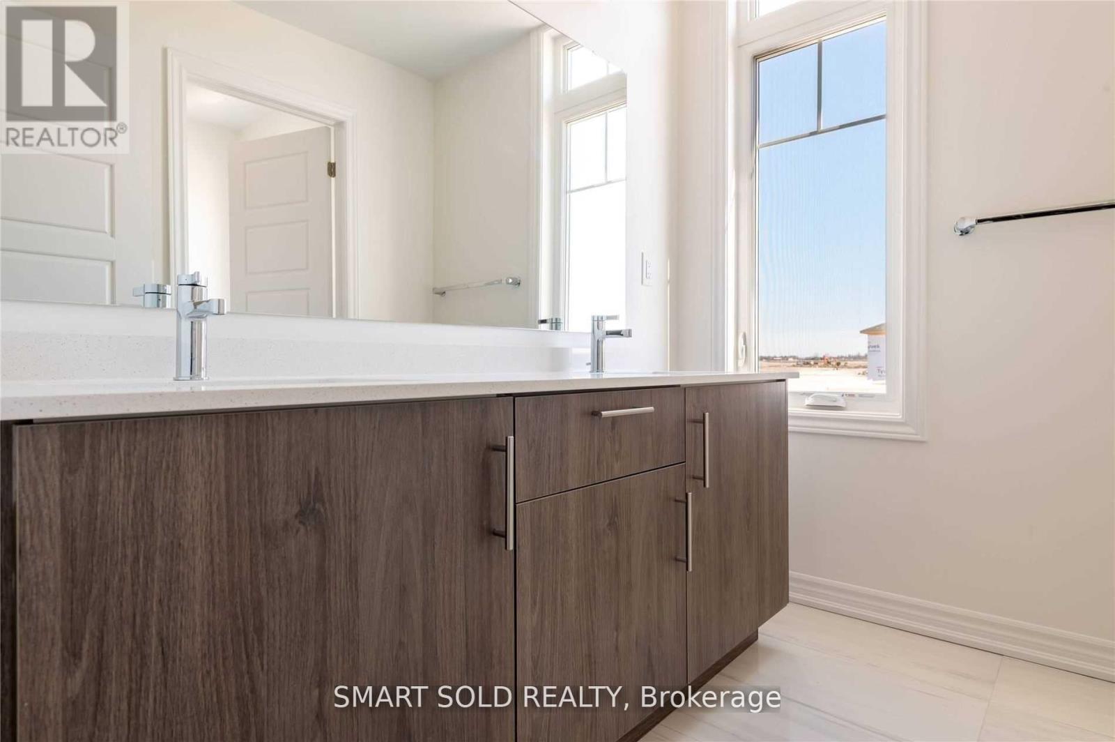 73 Greer Street, Barrie, ON - Indoor Photo Showing Bathroom