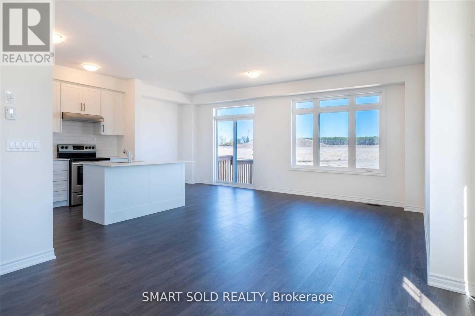 73 Greer Street, Barrie, ON - Indoor Photo Showing Kitchen