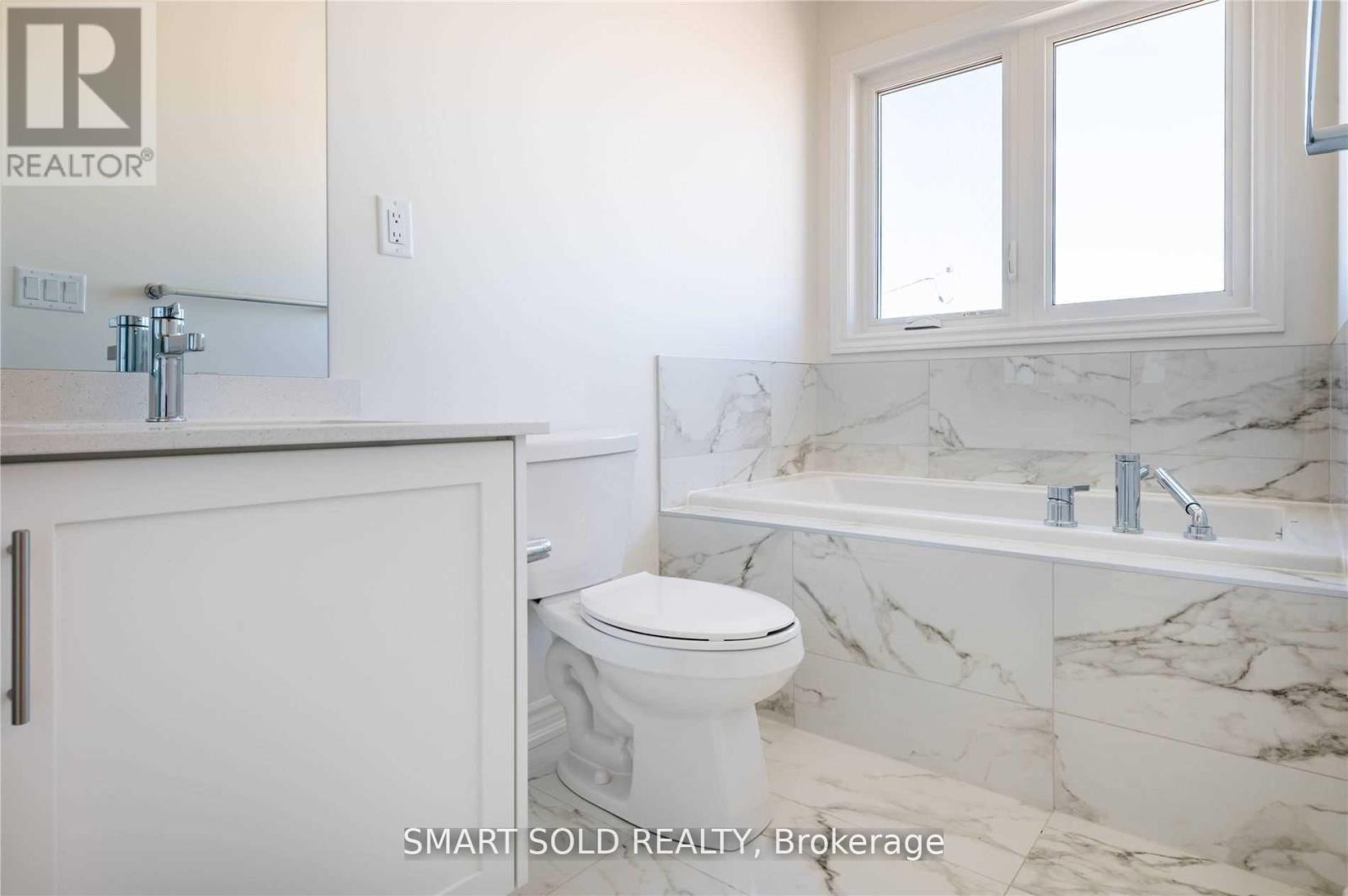 73 Greer Street, Barrie, ON - Indoor Photo Showing Bathroom