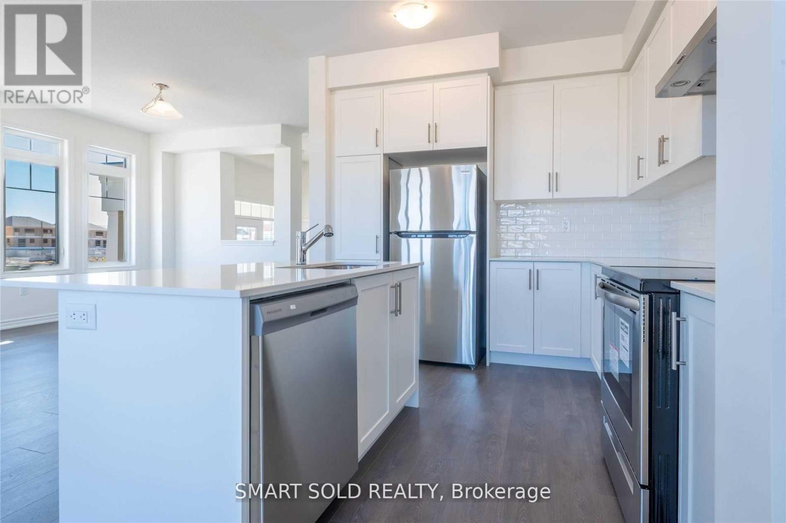 73 Greer Street, Barrie, ON - Indoor Photo Showing Kitchen