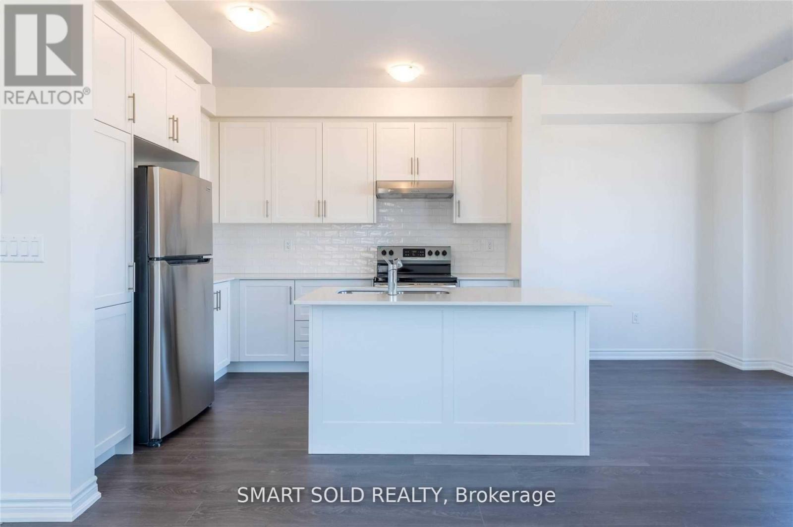73 Greer Street, Barrie, ON - Indoor Photo Showing Kitchen