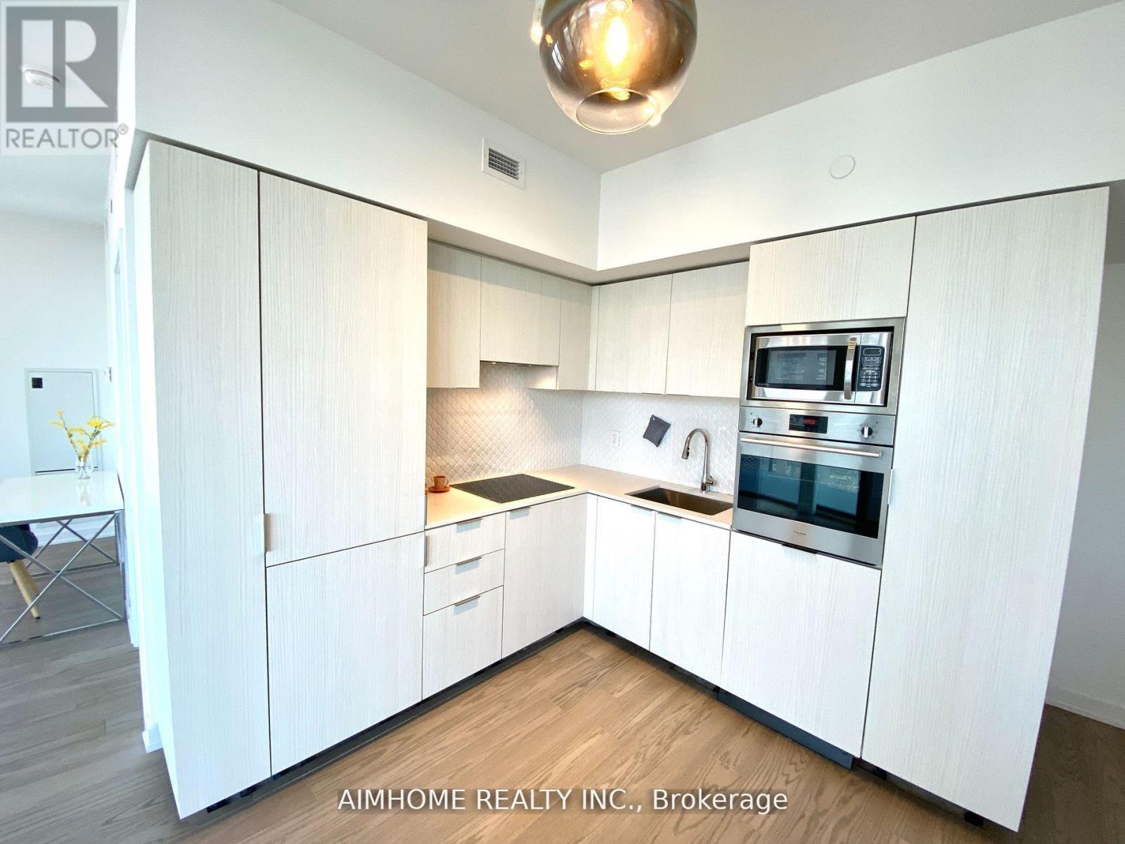 4011 - 11 Wellesley Street W, Toronto, ON - Indoor Photo Showing Kitchen