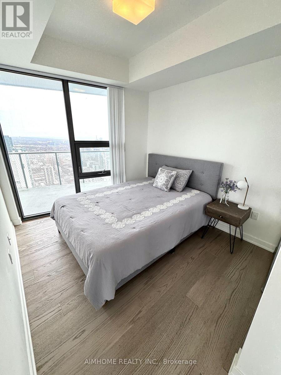 4011 - 11 Wellesley Street W, Toronto, ON - Indoor Photo Showing Bedroom