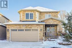 821 WALSH COURT Newmarket, ON L3X 2V3