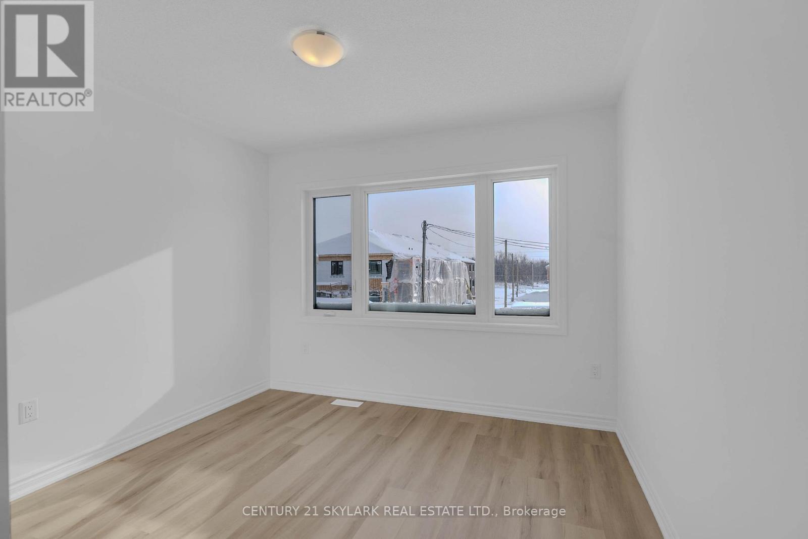 16 Ivory Road, Barrie, ON - Indoor Photo Showing Other Room