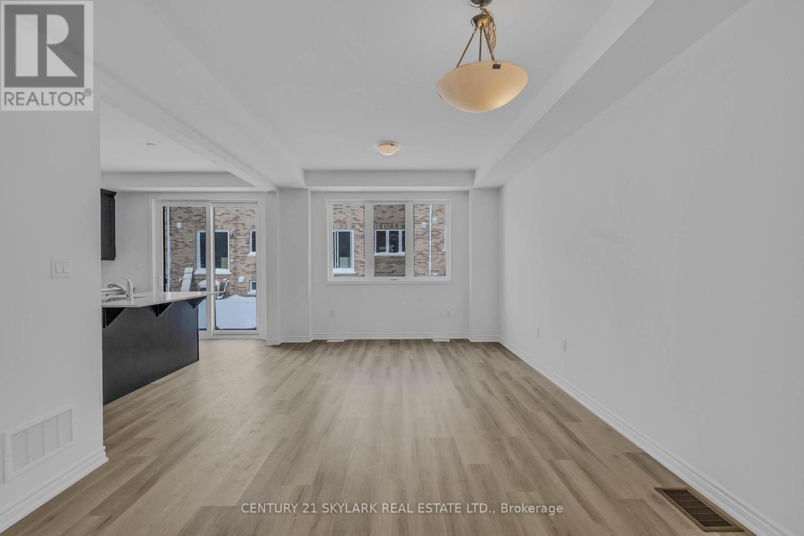 16 Ivory Road, Barrie, ON - Indoor