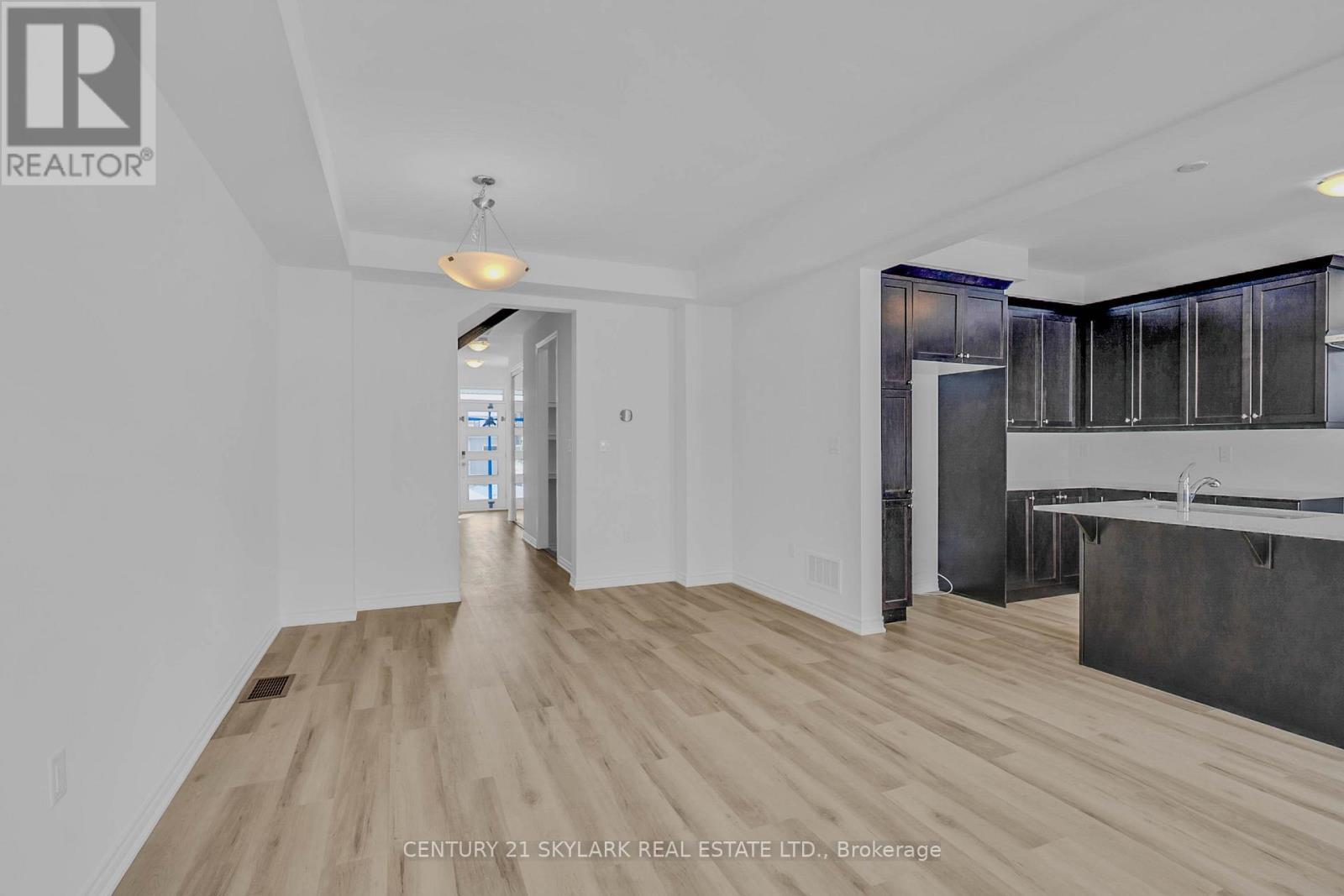 16 Ivory Road, Barrie, ON - Indoor