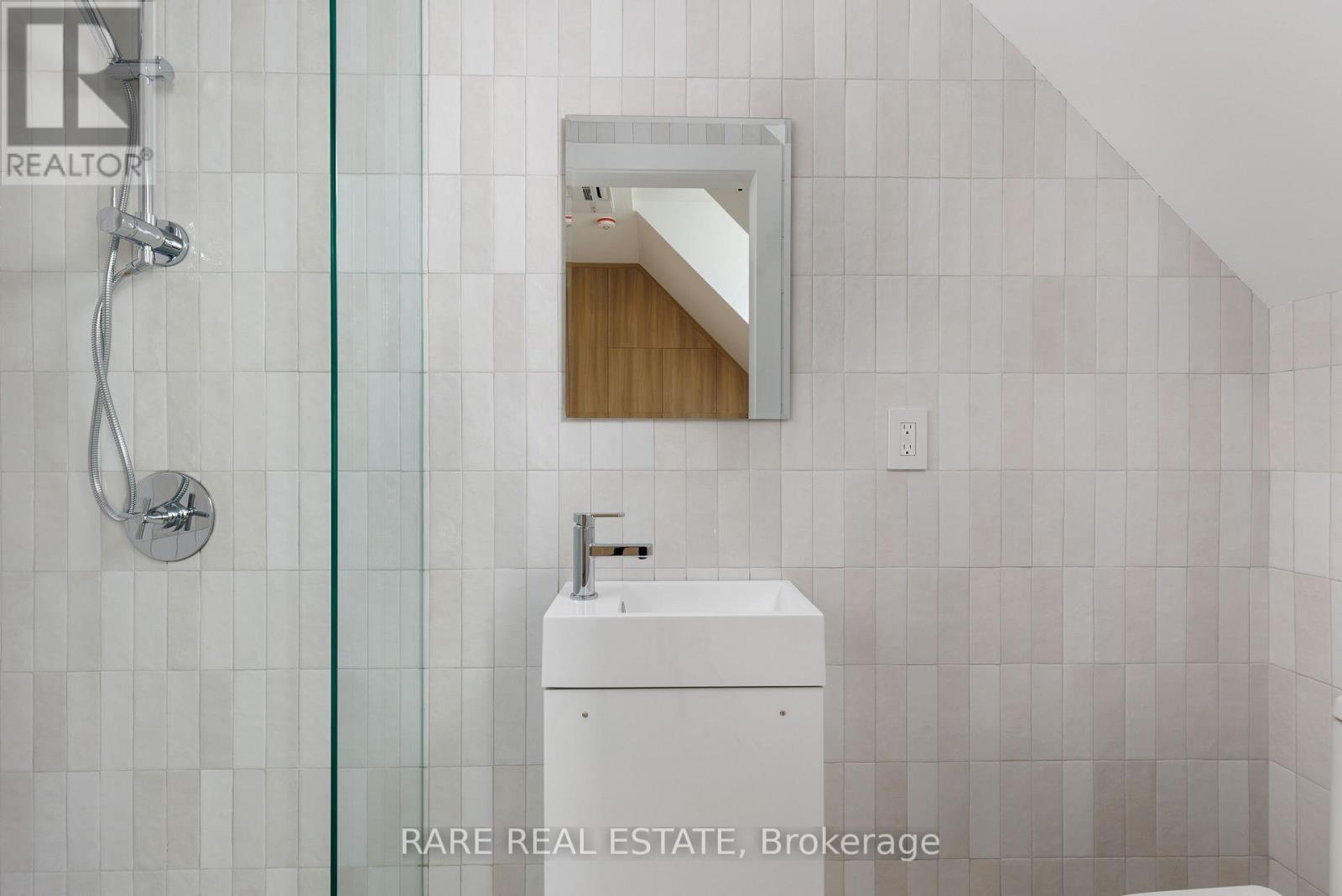 Laneway - 451 Montrose Avenue, Toronto, ON - Indoor Photo Showing Bathroom