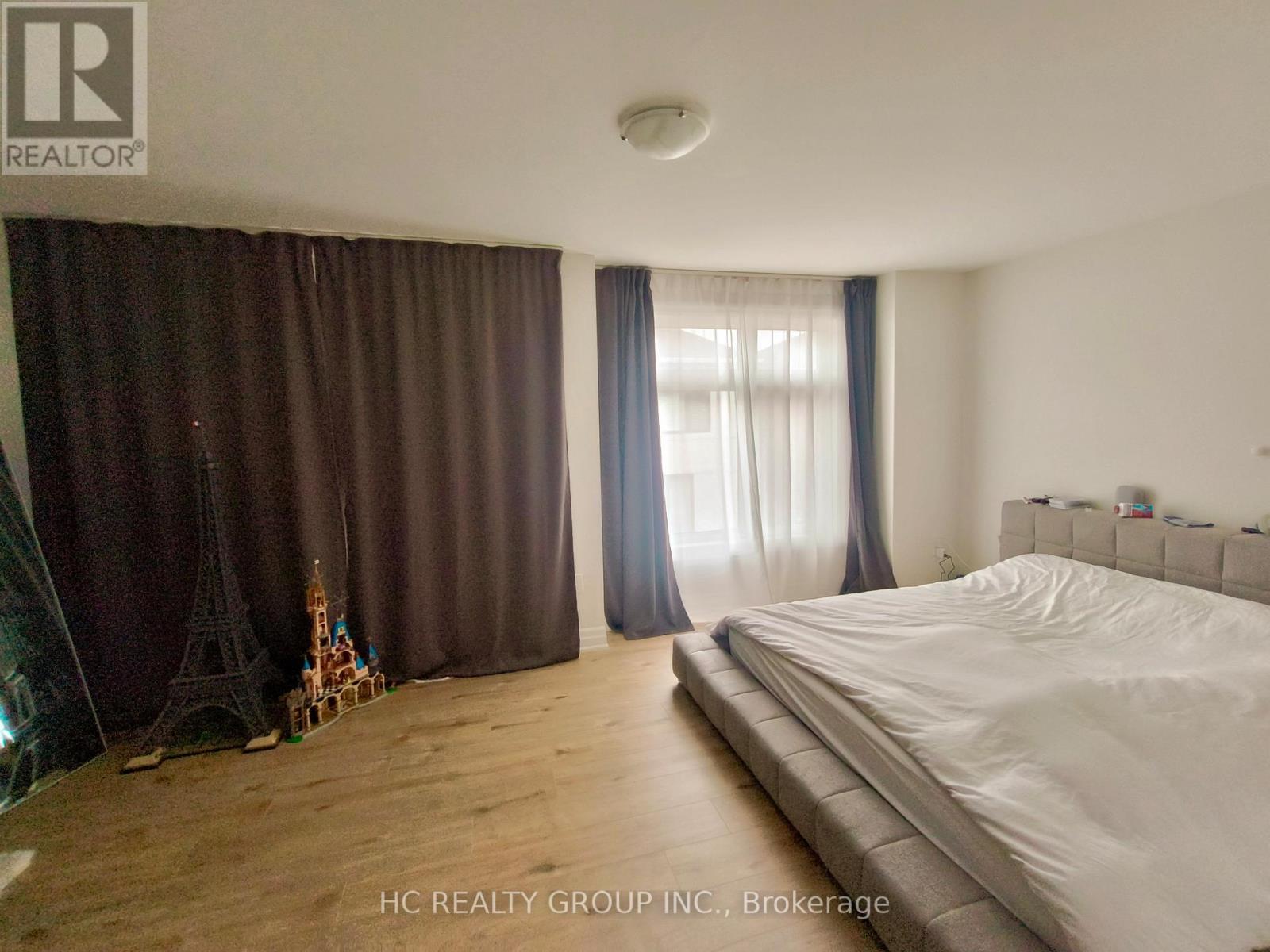 33 Thomas Armstrong Lane, Richmond Hill, ON - Indoor Photo Showing Bedroom