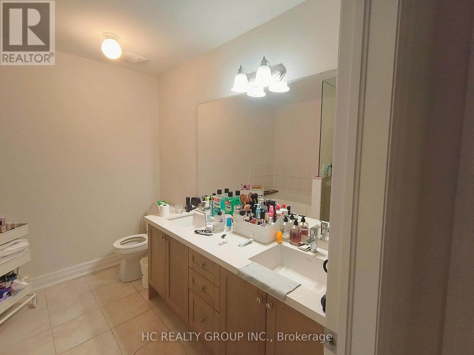 33 Thomas Armstrong Lane, Richmond Hill, ON - Indoor Photo Showing Bathroom