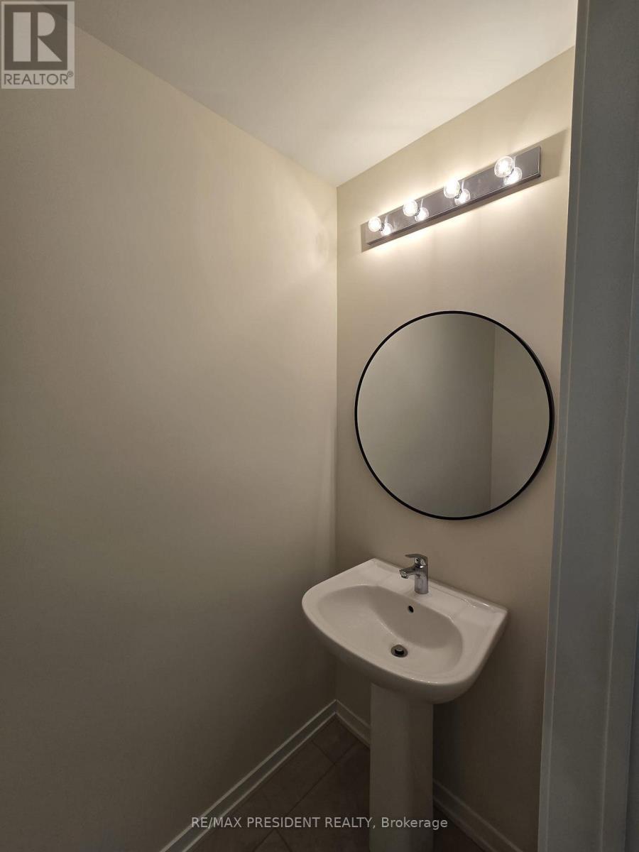 28 Seahorse Common, Cambridge, ON - Indoor Photo Showing Bathroom