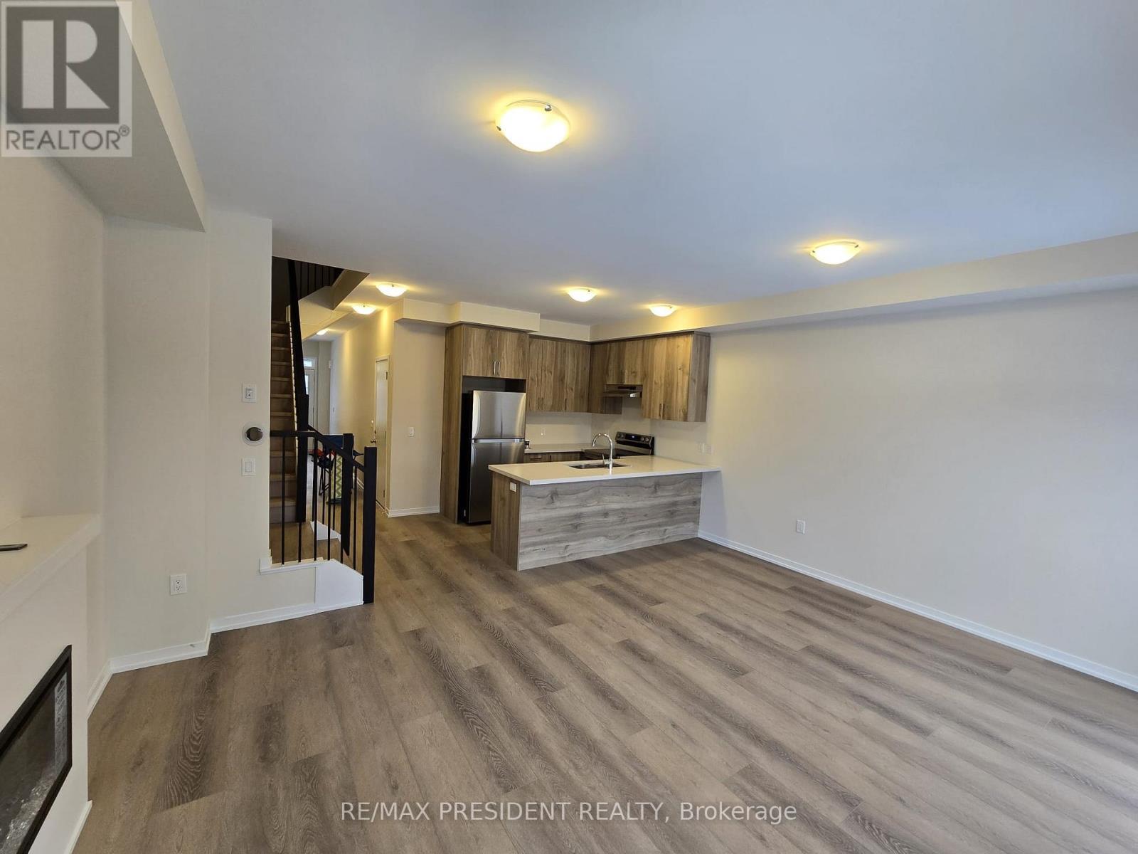 28 Seahorse Common, Cambridge, ON - Indoor Photo Showing Kitchen