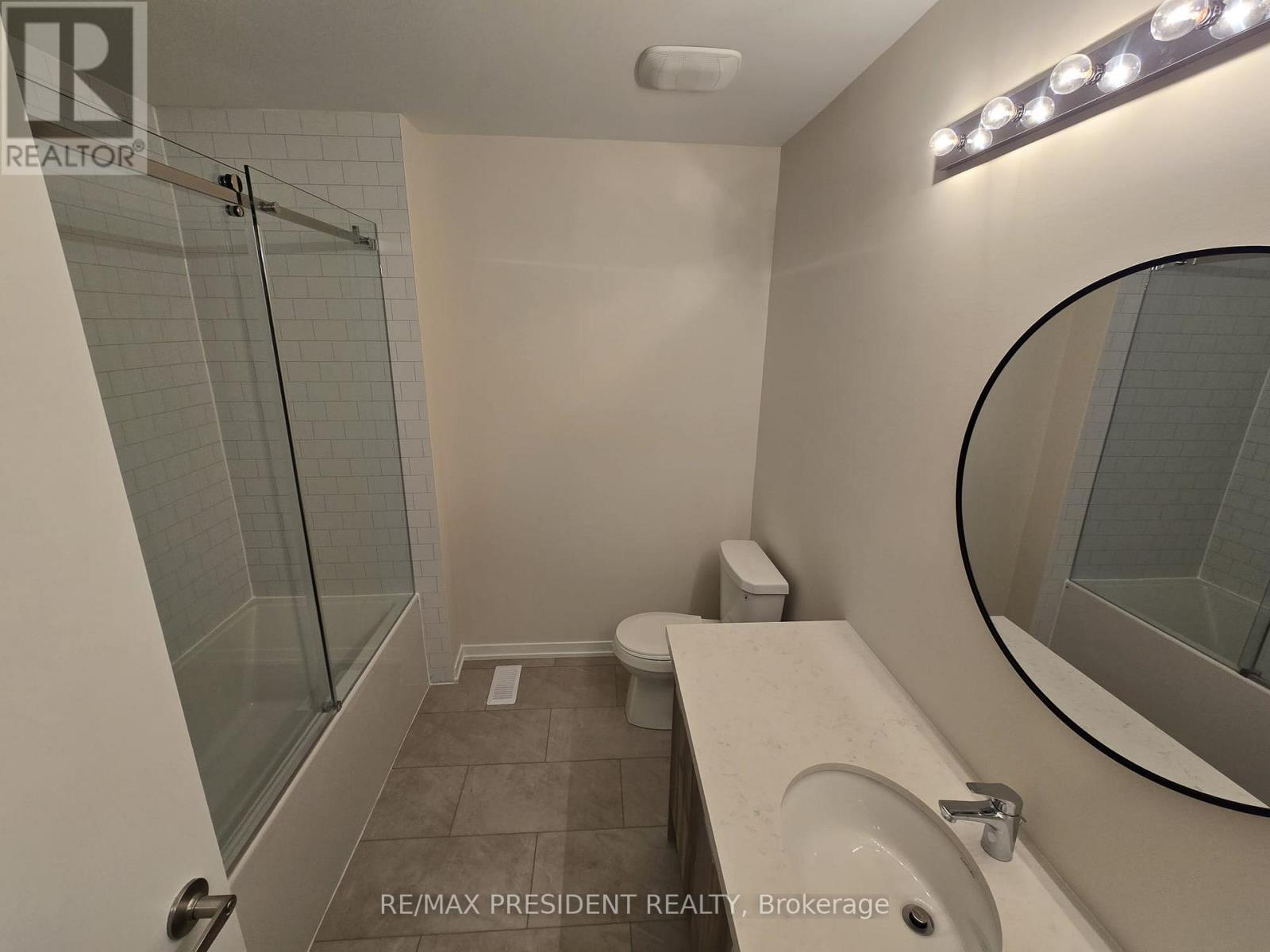 28 Seahorse Common, Cambridge, ON - Indoor Photo Showing Bathroom