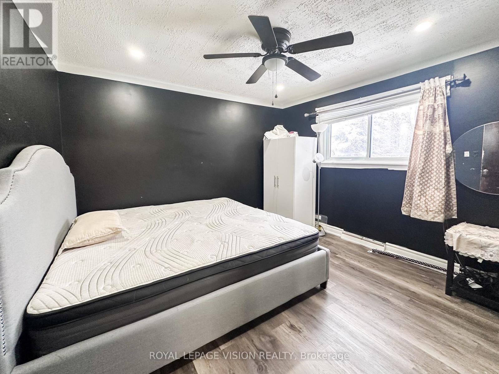 Main Floor - 380 Arbor Court, Oshawa, ON - Indoor Photo Showing Bedroom