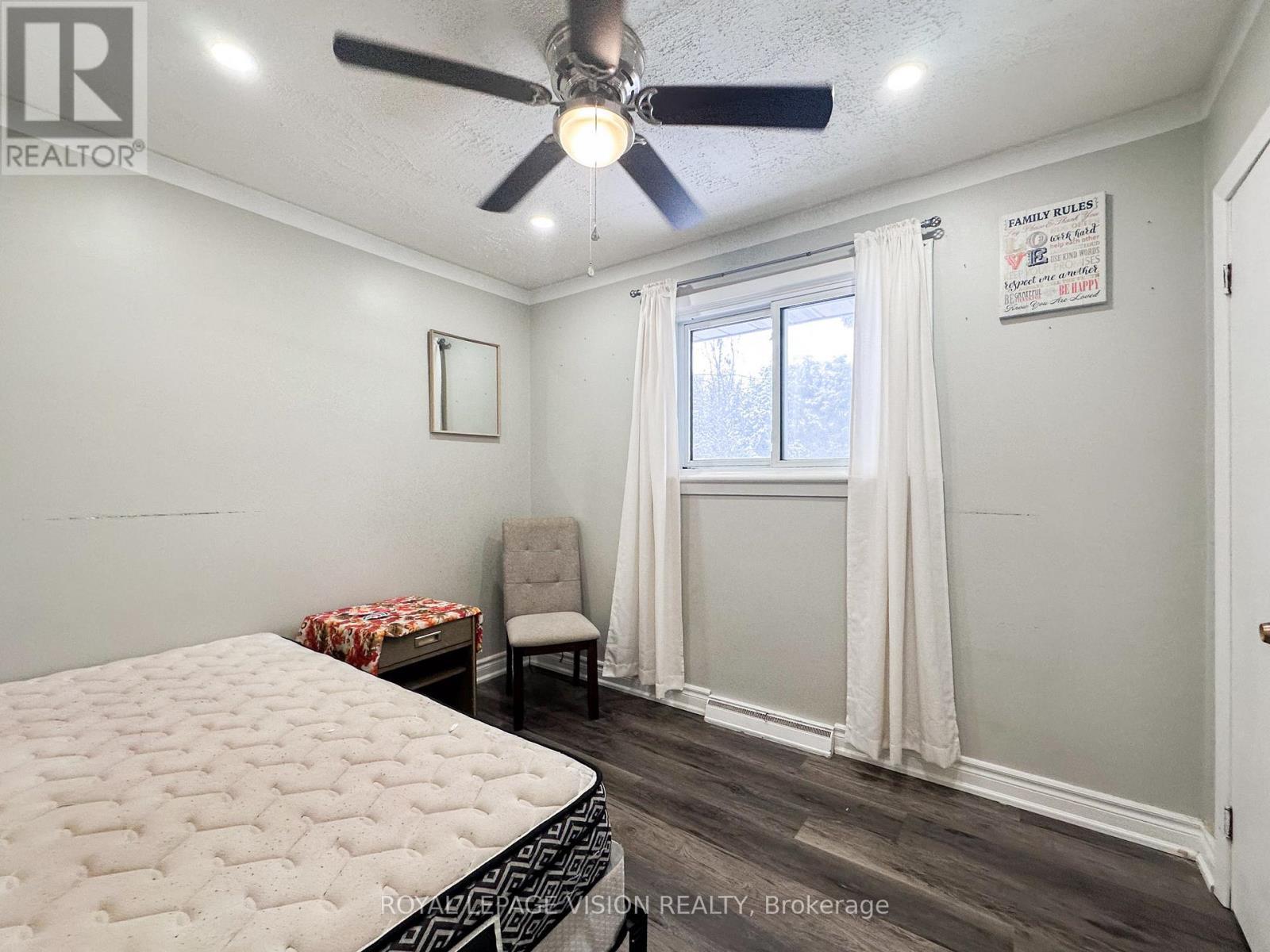 Main Floor - 380 Arbor Court, Oshawa, ON - Indoor Photo Showing Bedroom