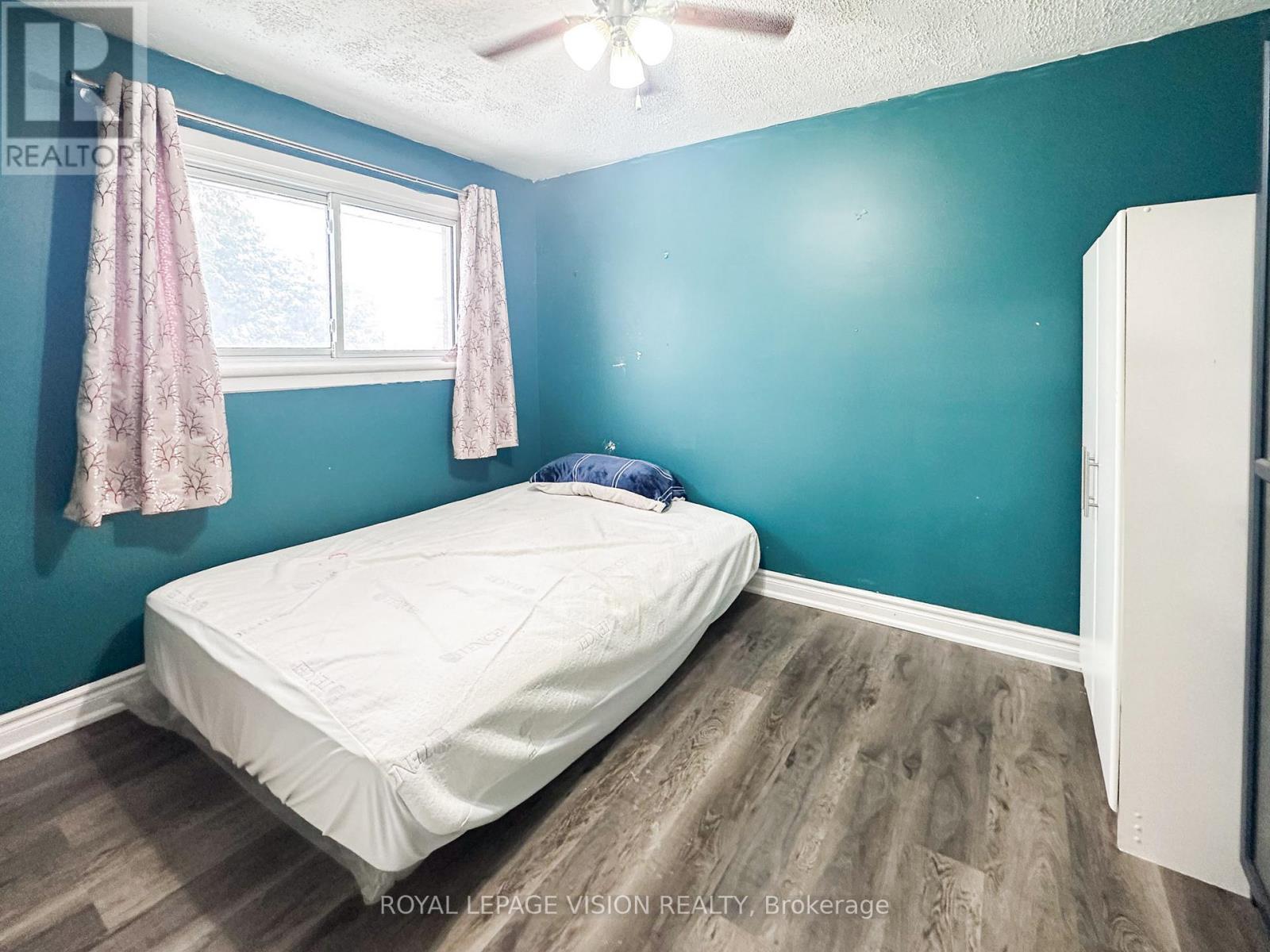 Main Floor - 380 Arbor Court, Oshawa, ON - Indoor Photo Showing Bedroom