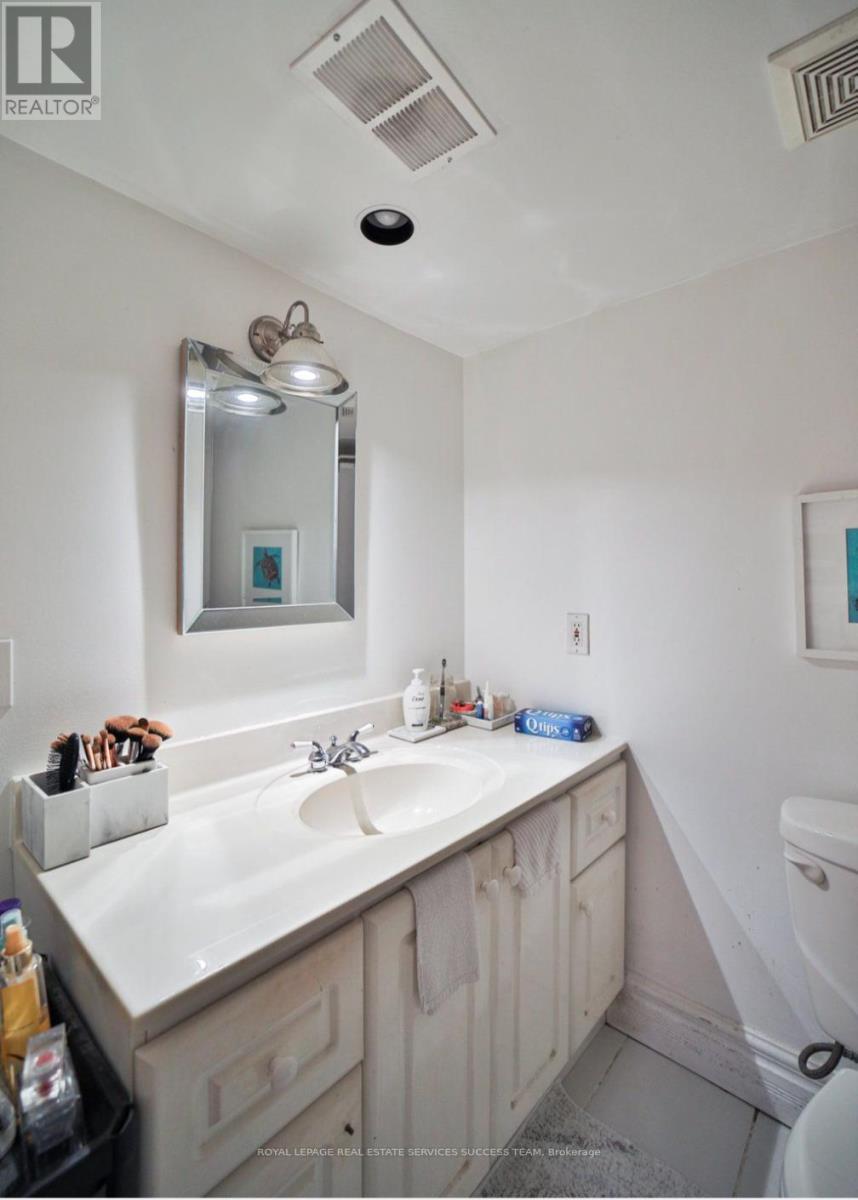 494 Summerhill Avenue, Toronto, ON - Indoor Photo Showing Bathroom
