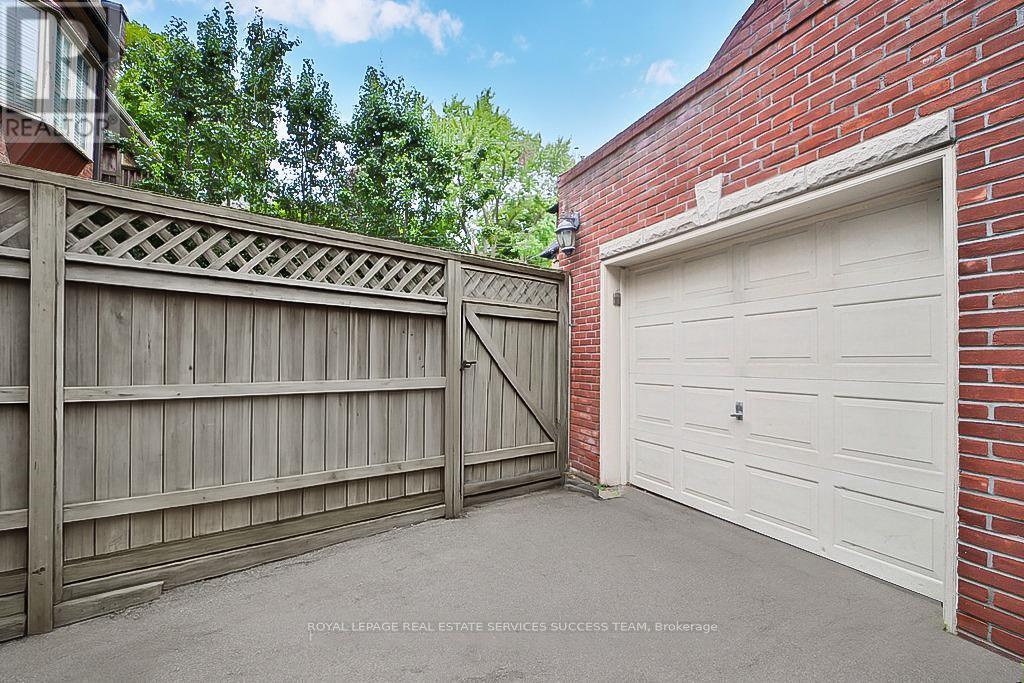 494 Summerhill Avenue, Toronto, ON - Outdoor With Exterior