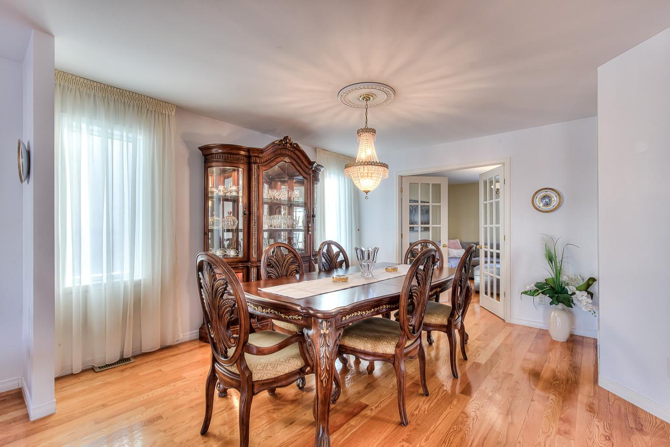 Salle à manger - 565 Rue Bisaillon, Laval (Sainte-Dorothée), QC - Indoor Photo Showing Dining Room