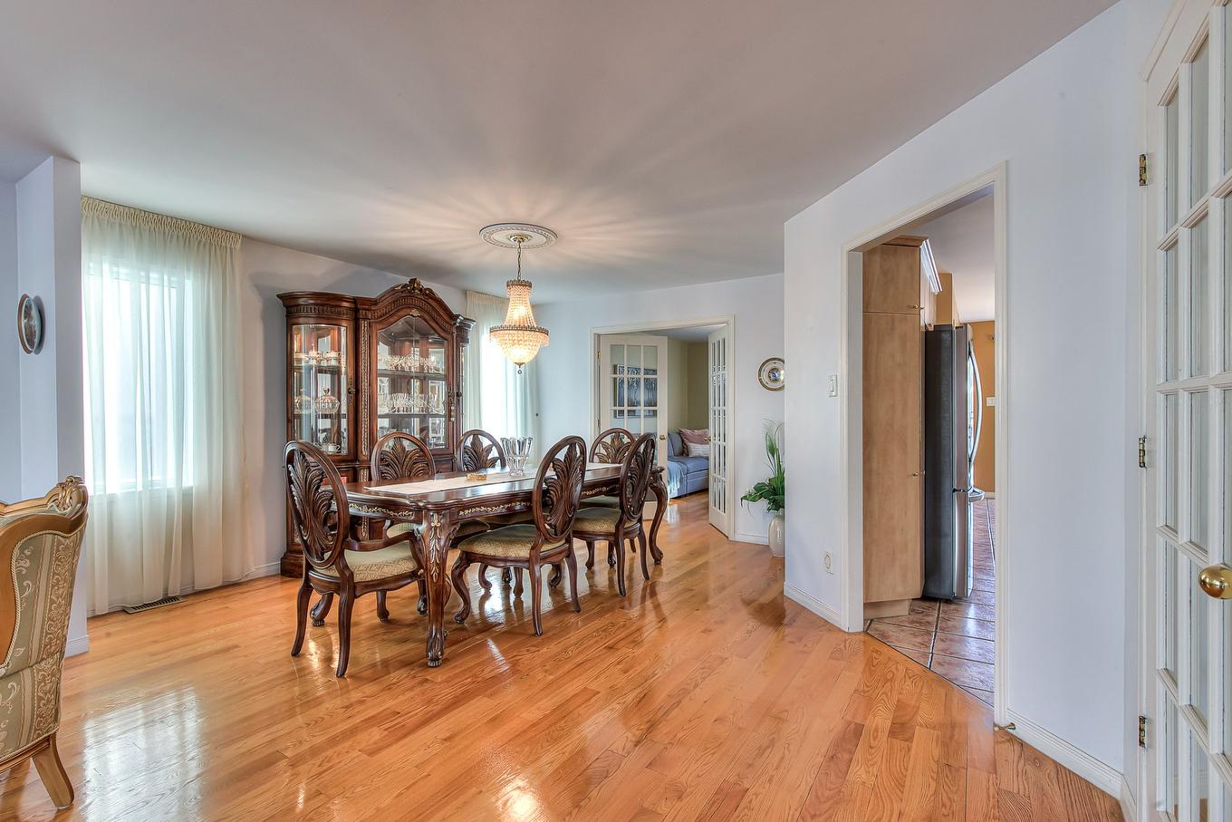 Salle à manger - 565 Rue Bisaillon, Laval (Sainte-Dorothée), QC - Indoor Photo Showing Dining Room