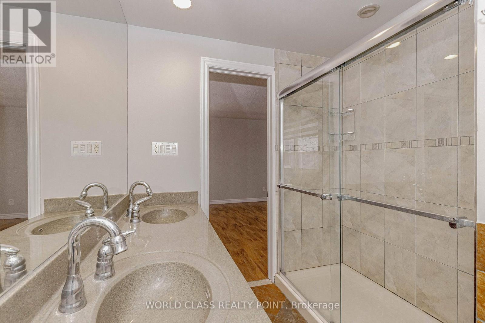 4 Dafoe Crescent, Brampton, ON - Indoor Photo Showing Bathroom