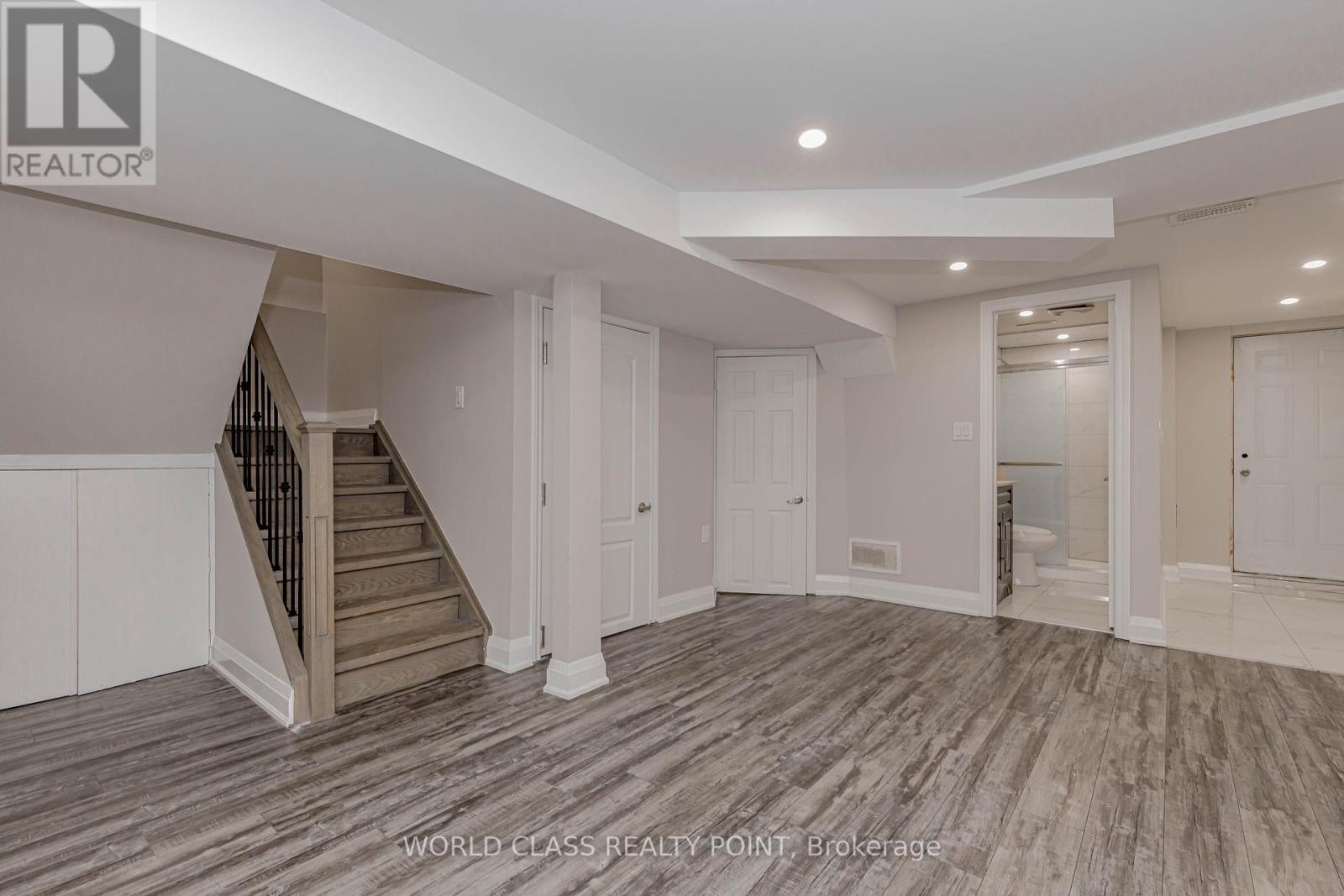 4 Dafoe Crescent, Brampton, ON - Indoor