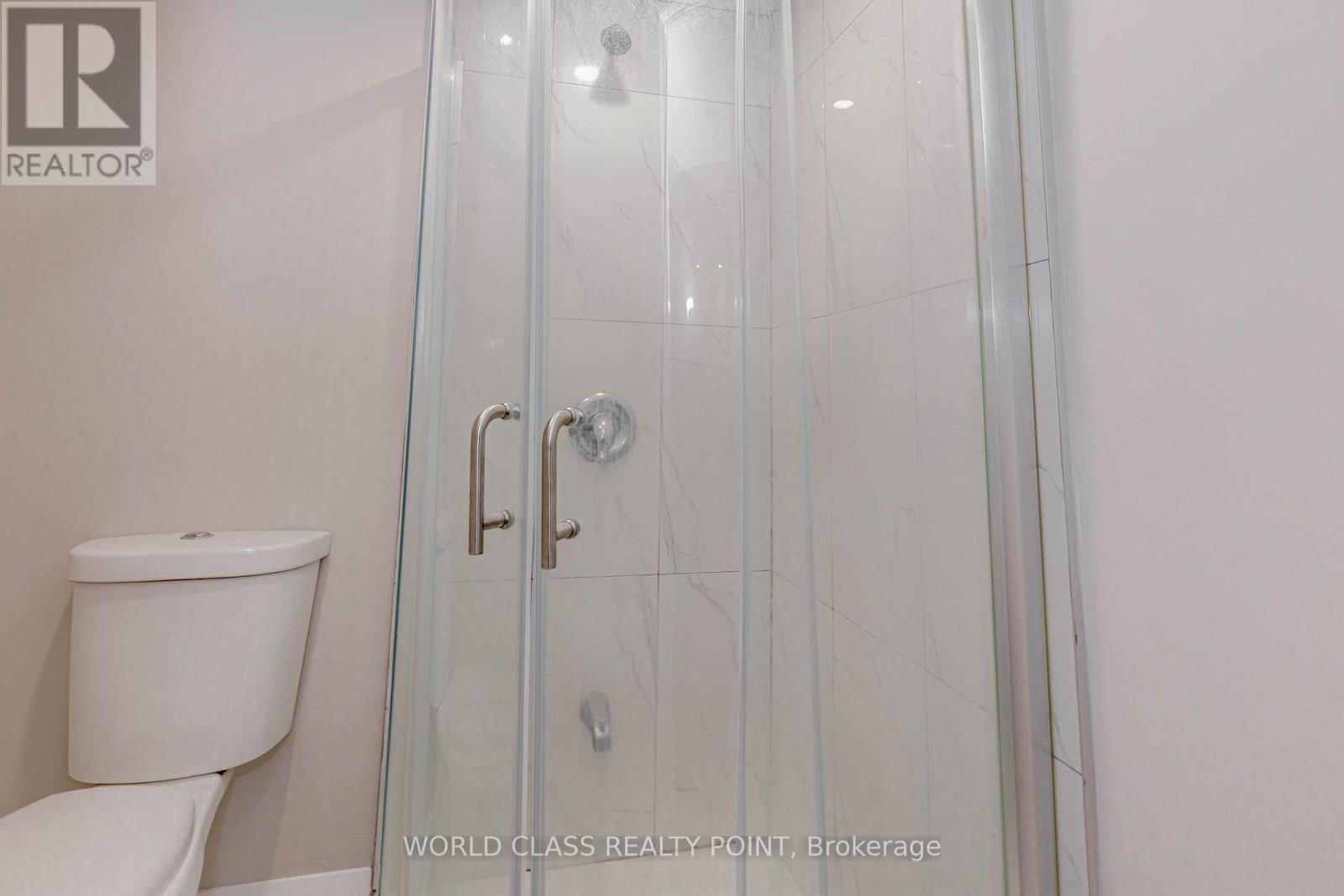 4 Dafoe Crescent, Brampton, ON - Indoor Photo Showing Bathroom