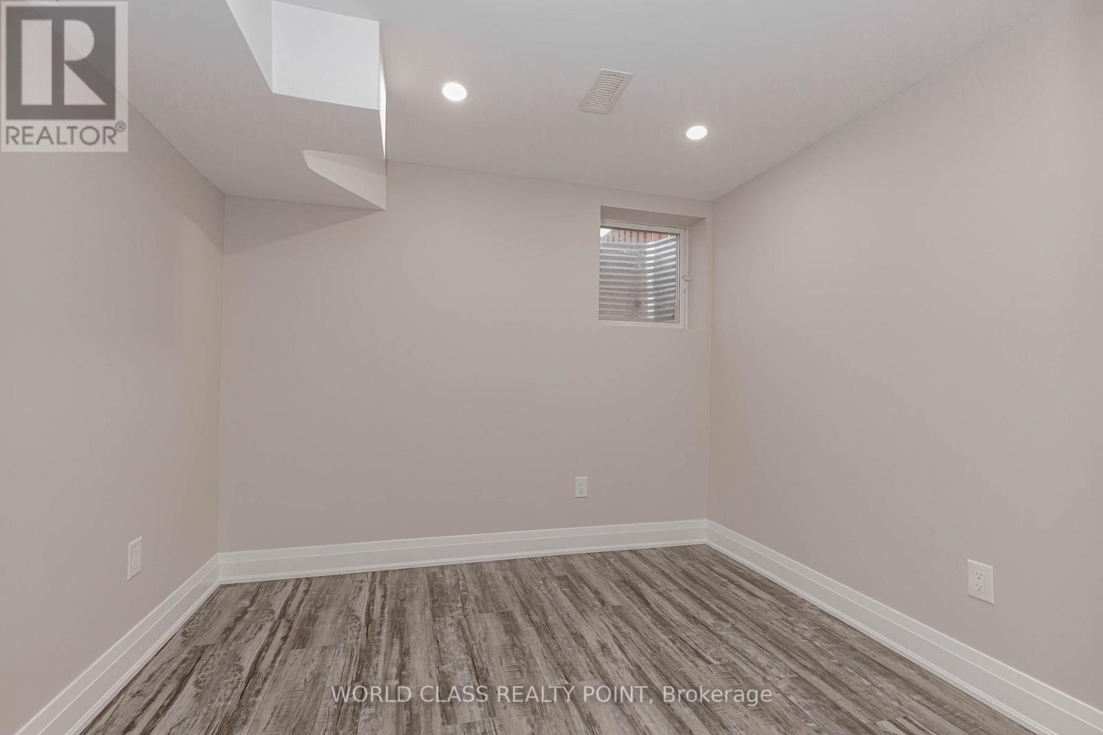 4 Dafoe Crescent, Brampton, ON - Indoor Photo Showing Other Room