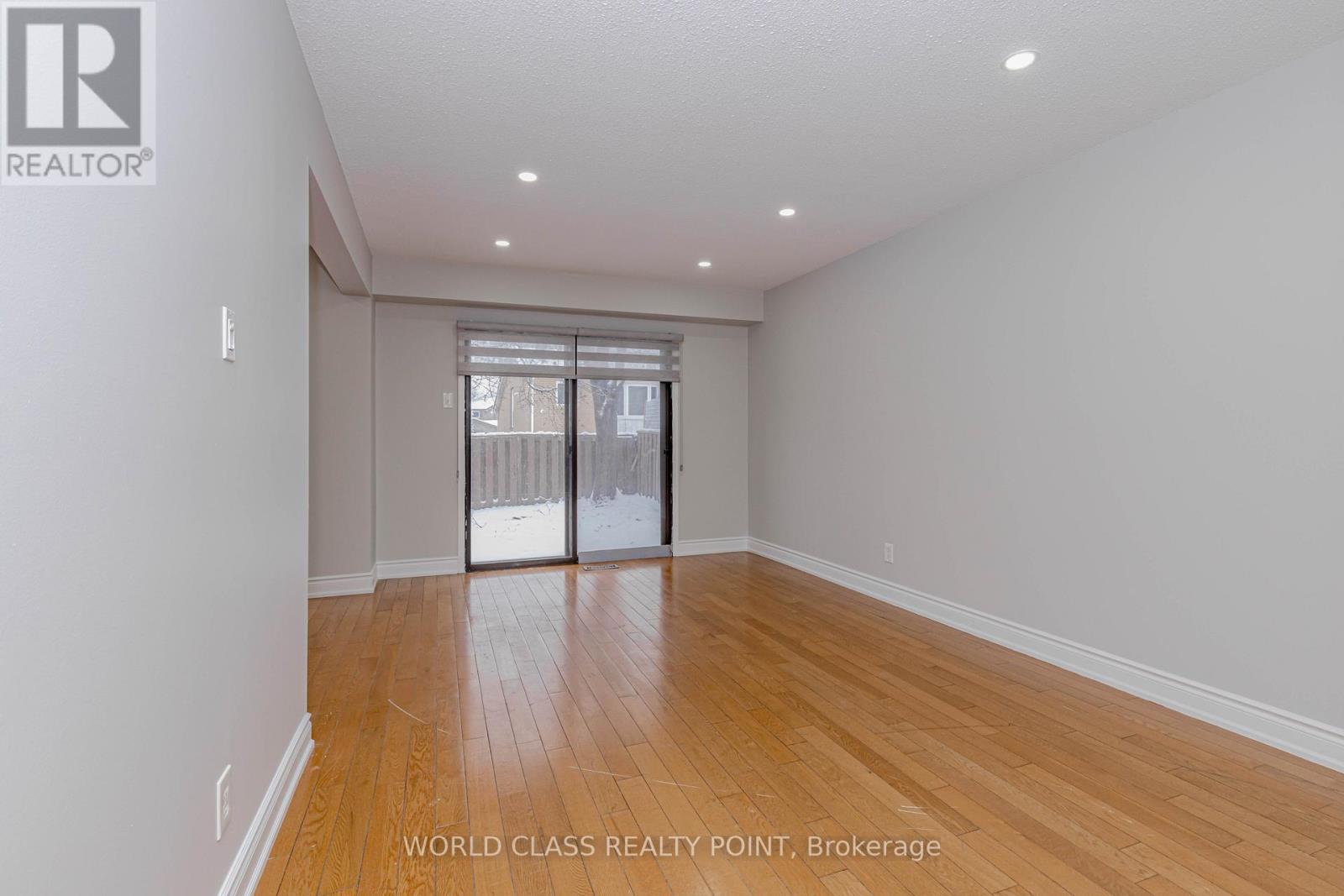 4 Dafoe Crescent, Brampton, ON - Indoor Photo Showing Other Room