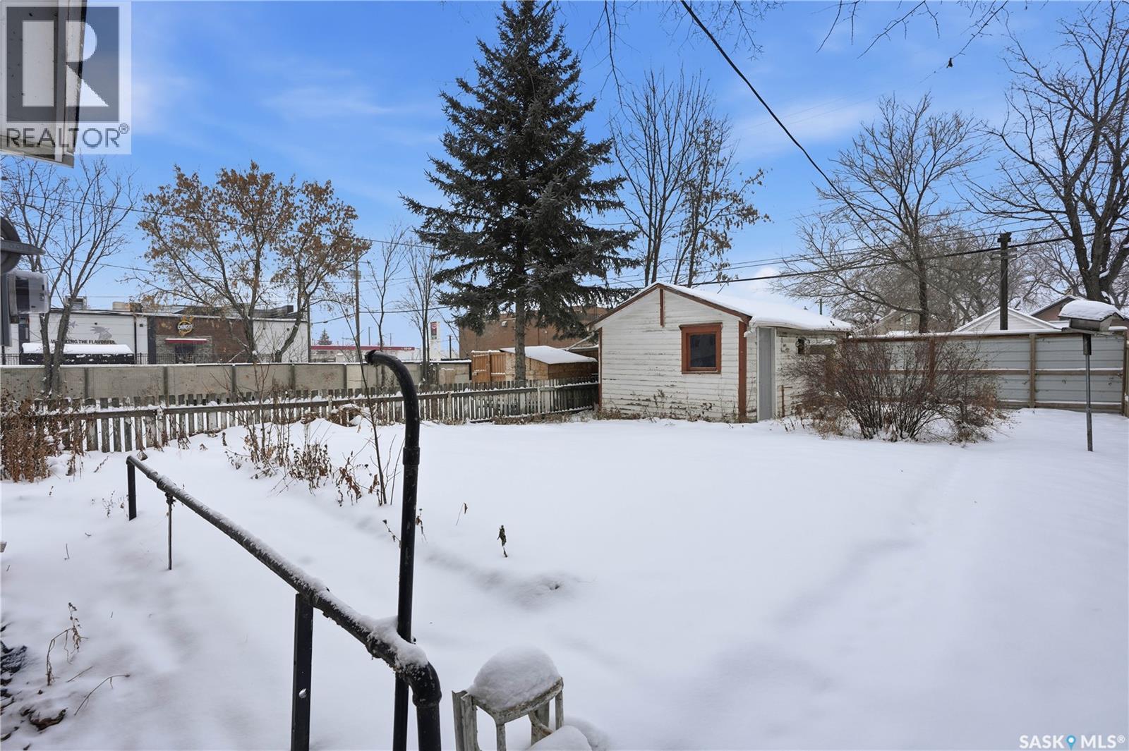 118 E Avenue S, Saskatoon, SK - Outdoor