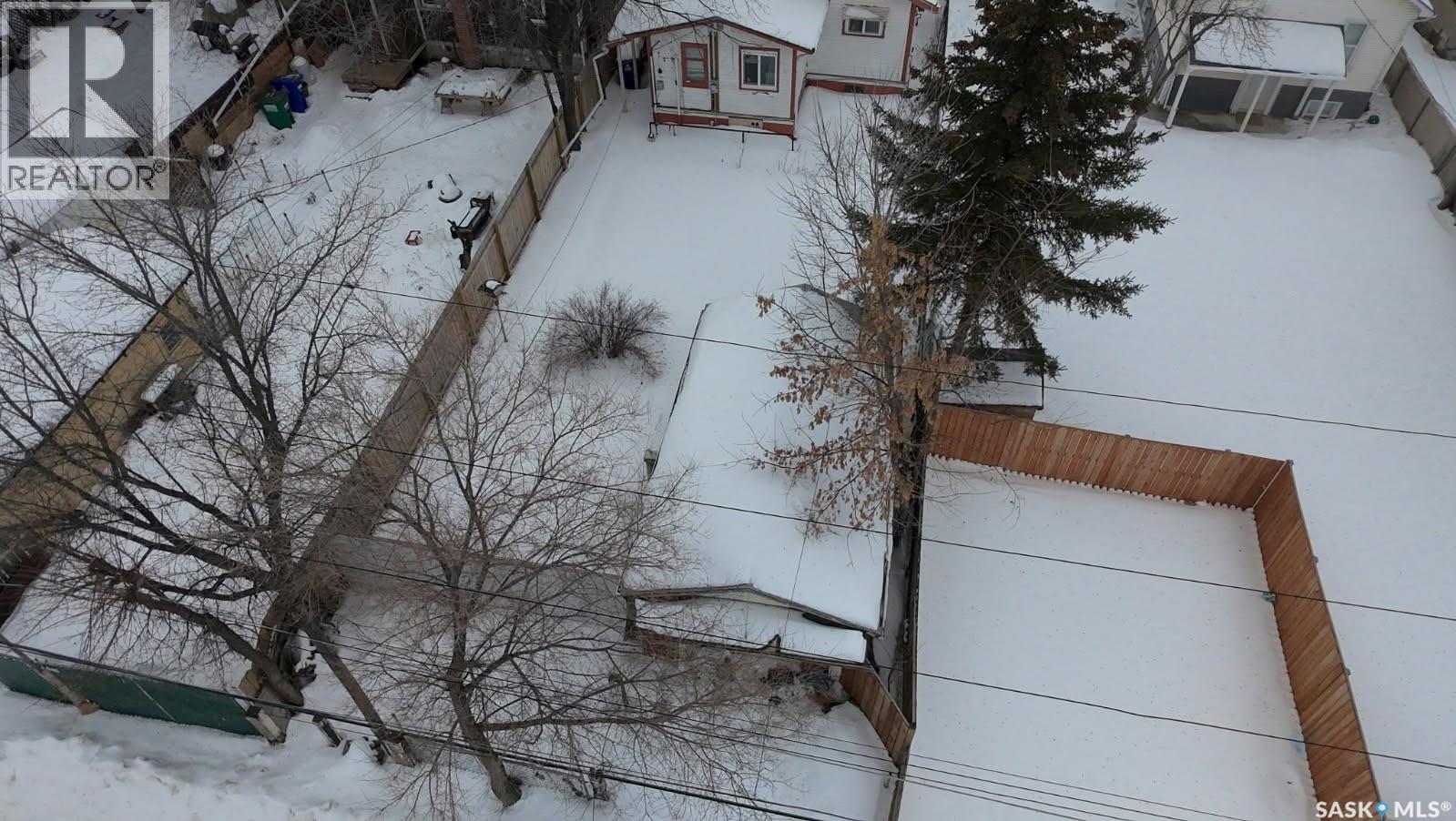 118 E Avenue S, Saskatoon, SK - Outdoor