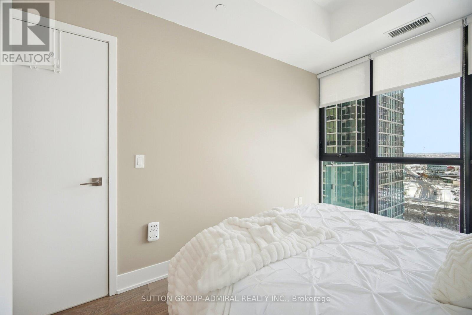 2908 Highway 7, Vaughan, ON - Indoor Photo Showing Bedroom