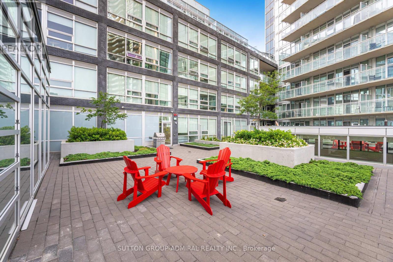 2908 Highway 7, Vaughan, ON - Outdoor