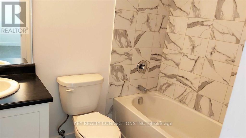4 Piece Bathroon - 225 - 101 Shoreview Place, Hamilton, ON - Indoor Photo Showing Bathroom