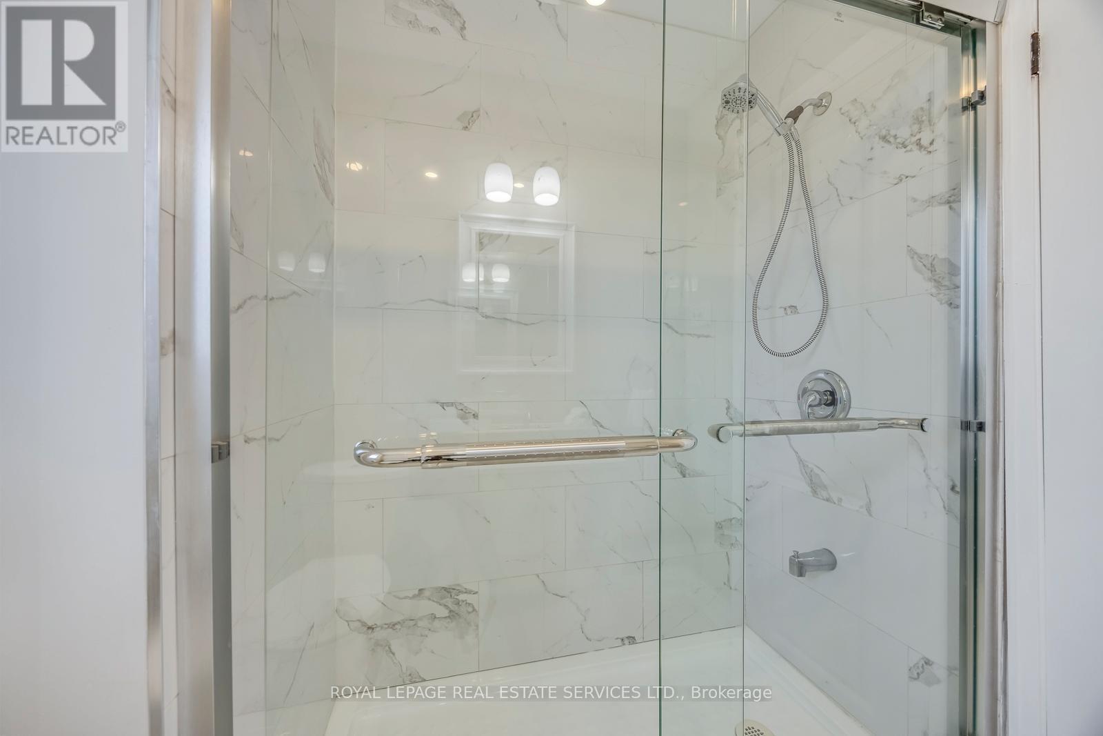 577 Trudale Court, Oakville, ON - Indoor Photo Showing Bathroom