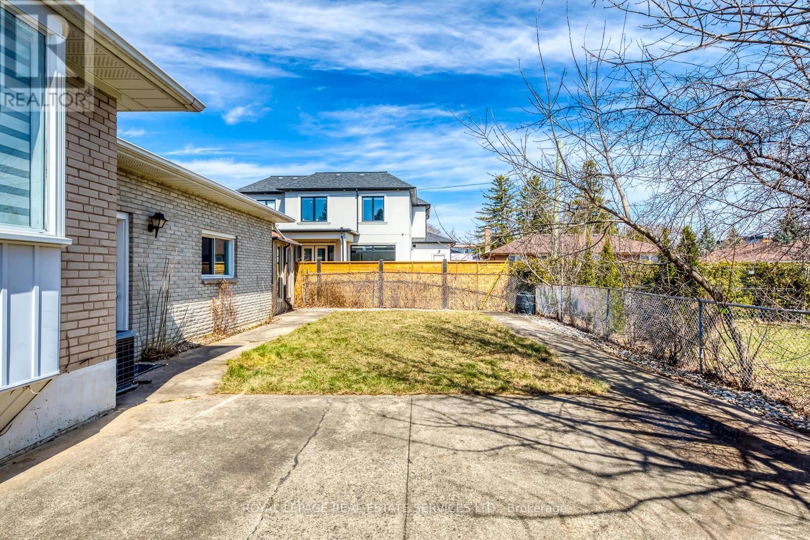 577 Trudale Court, Oakville, ON - Outdoor